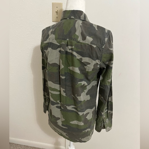 J Crew Womens Green Camouflaged Long Sleeve Button Down Cotton Shirt Size 4 - Picture 3 of 5